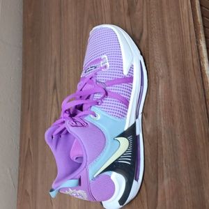 MENS 13 NIKE AIRMAX LEBRON WITNESS VIIHO22 BASKETBALL PERFORMANCELILAC/SULPHUR